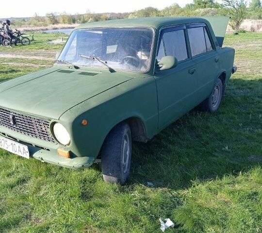 Желтый ВАЗ 2101, объемом двигателя 1 л и пробегом 868 тыс. км за 266 $, фото 1 на Automoto.ua