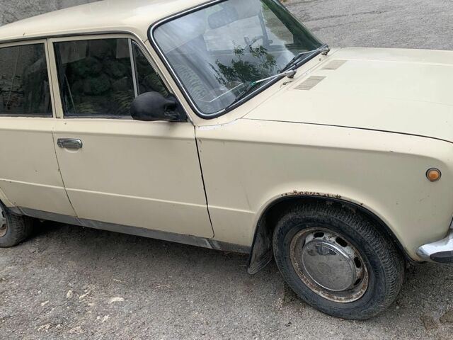 Жовтий ВАЗ 2101, об'ємом двигуна 1.1 л та пробігом 220 тис. км за 535 $, фото 1 на Automoto.ua