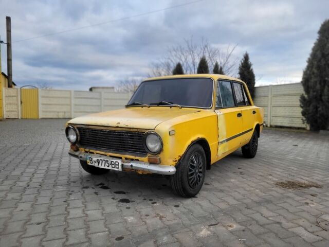Желтый ВАЗ 2101, объемом двигателя 1.5 л и пробегом 200 тыс. км за 369 $, фото 1 на Automoto.ua