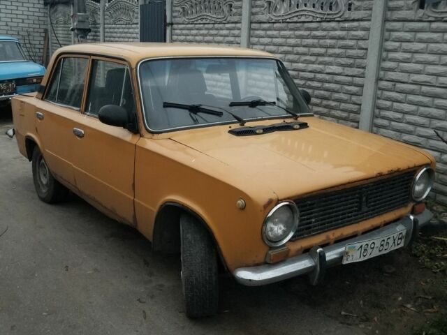Желтый ВАЗ 2101, объемом двигателя 1.3 л и пробегом 300 тыс. км за 300 $, фото 1 на Automoto.ua
