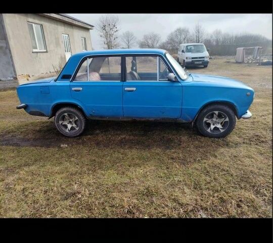 Синий ВАЗ 2101, объемом двигателя 2 л и пробегом 20 тыс. км за 600 $, фото 1 на Automoto.ua