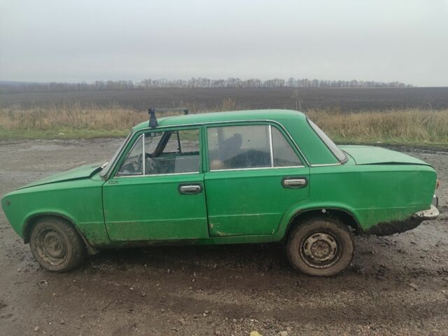 Зеленый ВАЗ 2101, объемом двигателя 1 л и пробегом 860 тыс. км за 300 $, фото 1 на Automoto.ua