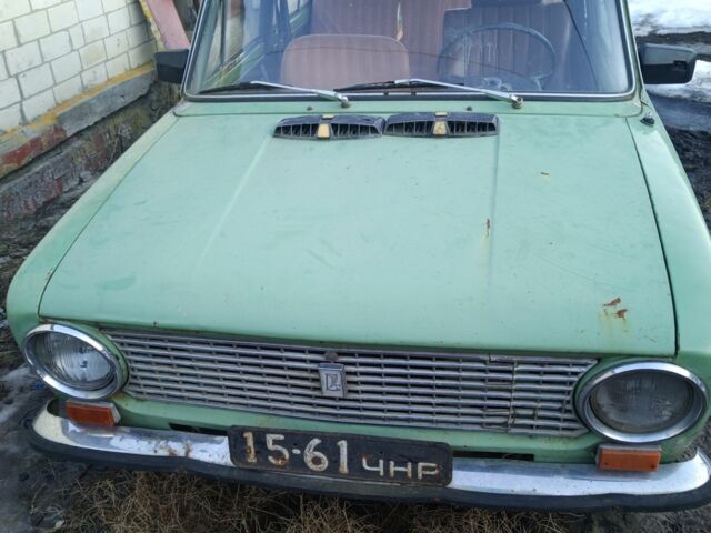 Зеленый ВАЗ 2101, объемом двигателя 1 л и пробегом 500 тыс. км за 284 $, фото 1 на Automoto.ua