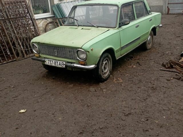 Зеленый ВАЗ 2101, объемом двигателя 1 л и пробегом 350 тыс. км за 8000 $, фото 1 на Automoto.ua