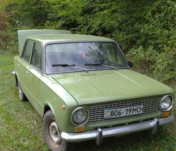 Зеленый ВАЗ 2101, объемом двигателя 1.3 л и пробегом 300 тыс. км за 450 $, фото 1 на Automoto.ua