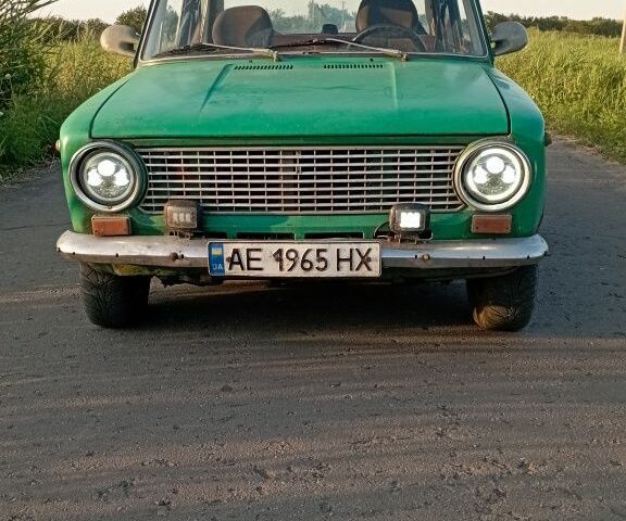 Зеленый ВАЗ 2101, объемом двигателя 1 л и пробегом 350 тыс. км за 481 $, фото 1 на Automoto.ua