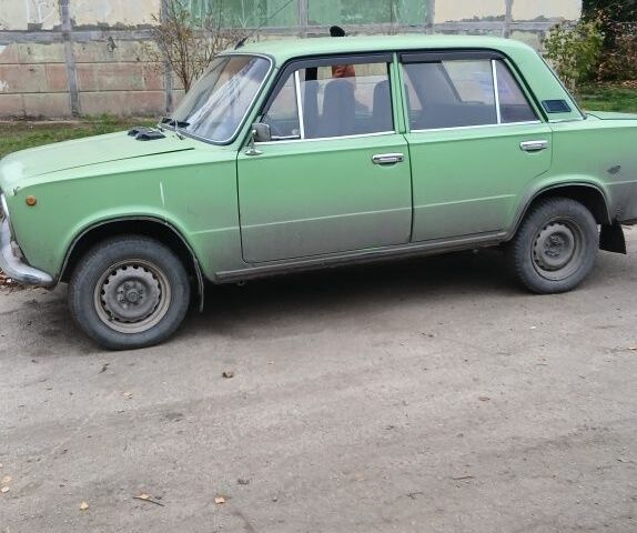 Зеленый ВАЗ 2101, объемом двигателя 0 л и пробегом 300 тыс. км за 787 $, фото 1 на Automoto.ua