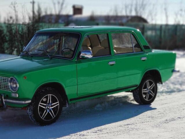 Зеленый ВАЗ 2101, объемом двигателя 1.2 л и пробегом 1 тыс. км за 5000 $, фото 1 на Automoto.ua