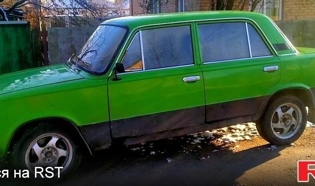 Зеленый ВАЗ 2101, объемом двигателя 1.3 л и пробегом 333 тыс. км за 800 $, фото 1 на Automoto.ua
