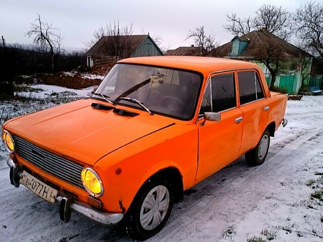 Оранжевый ВАЗ 2101, объемом двигателя 1.3 л и пробегом 200 тыс. км за 450 $, фото 1 на Automoto.ua