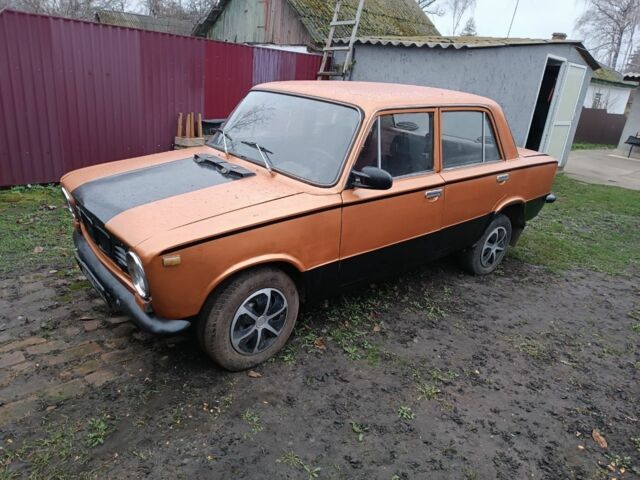Оранжевый ВАЗ 2101, объемом двигателя 0 л и пробегом 1000 тыс. км за 350 $, фото 1 на Automoto.ua