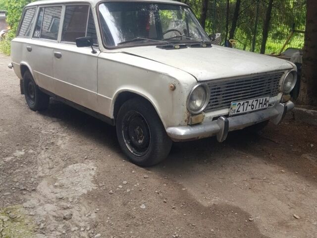 Белый ВАЗ 2102, объемом двигателя 1 л и пробегом 200 тыс. км за 358 $, фото 1 на Automoto.ua