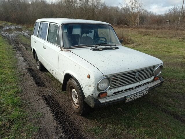 Белый ВАЗ 2102, объемом двигателя 1.2 л и пробегом 150 тыс. км за 381 $, фото 1 на Automoto.ua