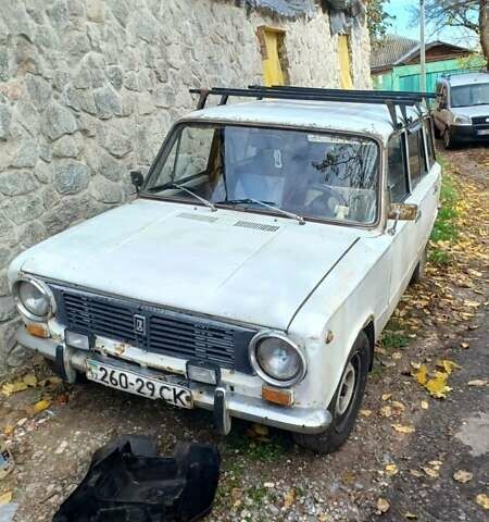 Белый ВАЗ 2102, объемом двигателя 1.3 л и пробегом 77 тыс. км за 550 $, фото 1 на Automoto.ua