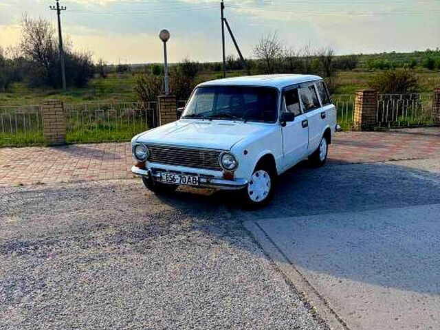 Белый ВАЗ 2102, объемом двигателя 1.6 л и пробегом 200 тыс. км за 500 $, фото 1 на Automoto.ua