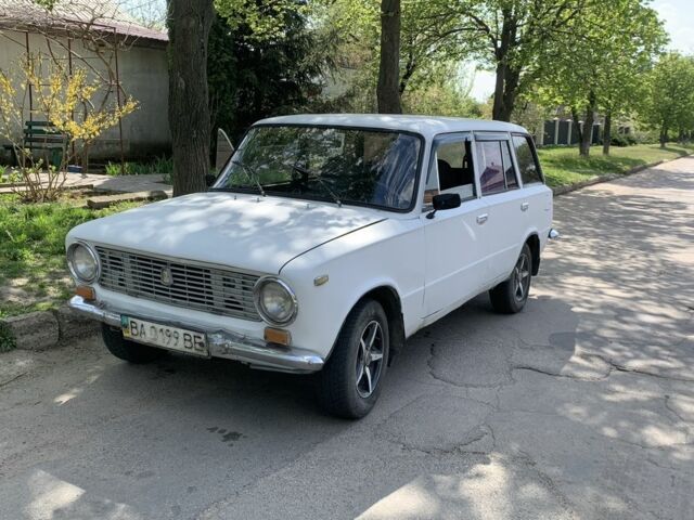 Белый ВАЗ 2102, объемом двигателя 1.2 л и пробегом 199 тыс. км за 594 $, фото 1 на Automoto.ua