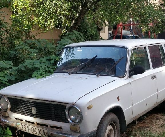 Белый ВАЗ 2102, объемом двигателя 0 л и пробегом 100 тыс. км за 400 $, фото 1 на Automoto.ua
