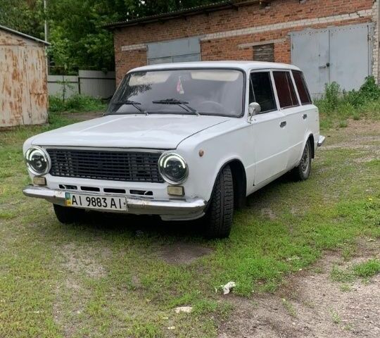 Белый ВАЗ 2102, объемом двигателя 10 л и пробегом 77 тыс. км за 681 $, фото 1 на Automoto.ua