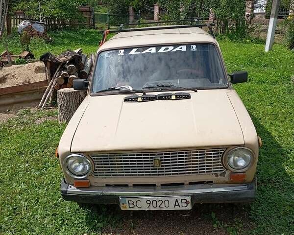 Бежевый ВАЗ 2102, объемом двигателя 1.1 л и пробегом 300 тыс. км за 300 $, фото 1 на Automoto.ua