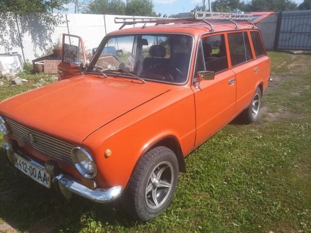 Красный ВАЗ 2102, объемом двигателя 0 л и пробегом 100 тыс. км за 1102 $, фото 1 на Automoto.ua