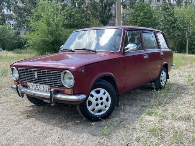 Красный ВАЗ 2102, объемом двигателя 1.2 л и пробегом 93 тыс. км за 553 $, фото 1 на Automoto.ua