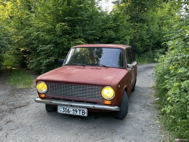 Красный ВАЗ 2102, объемом двигателя 1.5 л и пробегом 300 тыс. км за 600 $, фото 1 на Automoto.ua