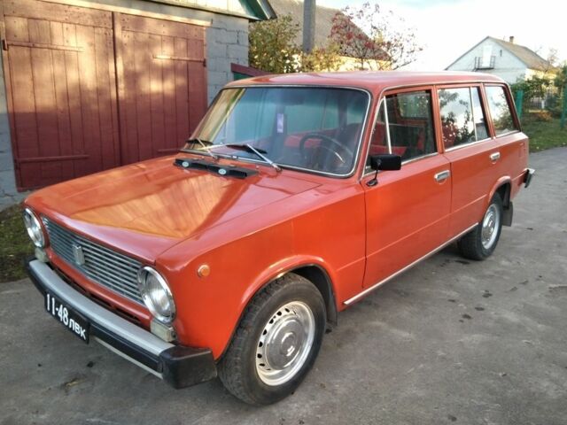 Красный ВАЗ 2102, объемом двигателя 1.2 л и пробегом 200 тыс. км за 999 $, фото 1 на Automoto.ua