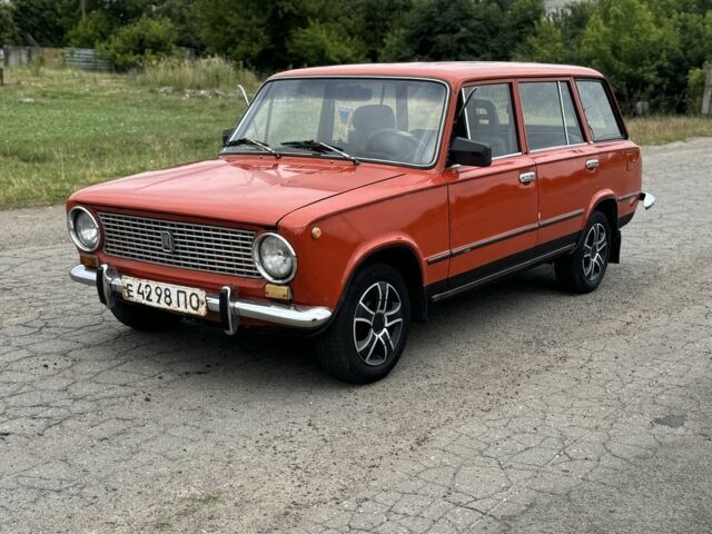 Красный ВАЗ 2102, объемом двигателя 1.3 л и пробегом 80 тыс. км за 827 $, фото 1 на Automoto.ua