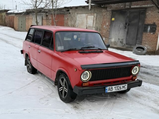 Красный ВАЗ 2102, объемом двигателя 1.2 л и пробегом 200 тыс. км за 1300 $, фото 1 на Automoto.ua