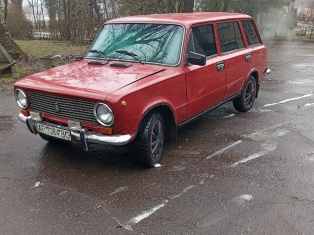 Червоний ВАЗ 2102, об'ємом двигуна 0 л та пробігом 300 тис. км за 670 $, фото 1 на Automoto.ua