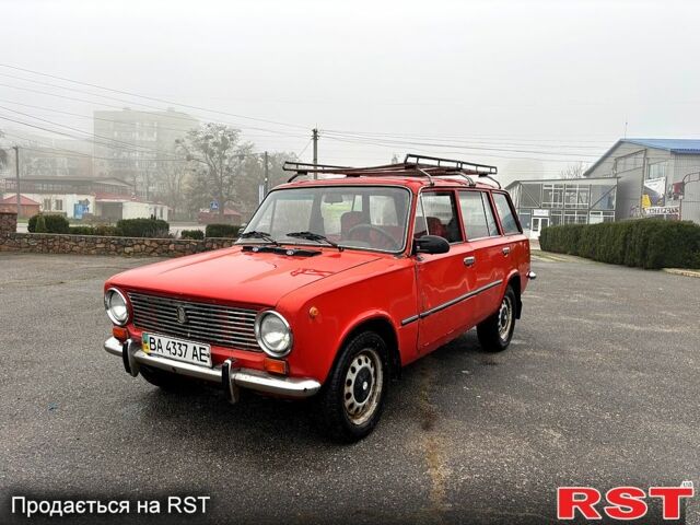 Красный ВАЗ 2102, объемом двигателя 1.2 л и пробегом 300 тыс. км за 500 $, фото 1 на Automoto.ua