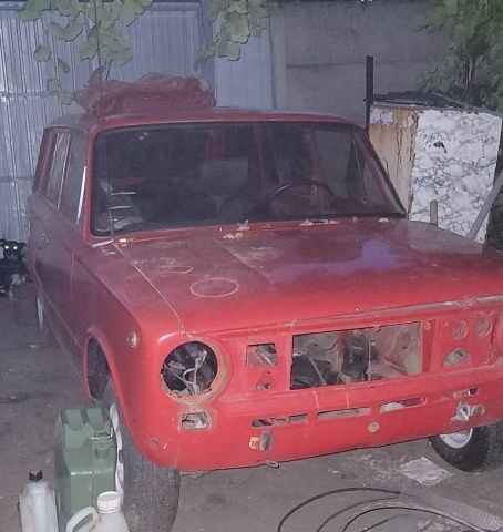 Красный ВАЗ 2102, объемом двигателя 0 л и пробегом 100 тыс. км за 269 $, фото 1 на Automoto.ua