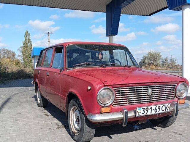Красный ВАЗ 2102, объемом двигателя 0 л и пробегом 120 тыс. км за 368 $, фото 1 на Automoto.ua