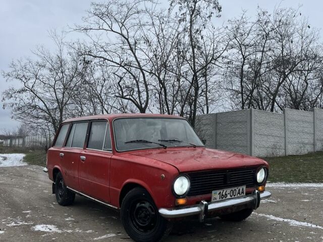 Красный ВАЗ 2102, объемом двигателя 1.6 л и пробегом 77 тыс. км за 524 $, фото 1 на Automoto.ua