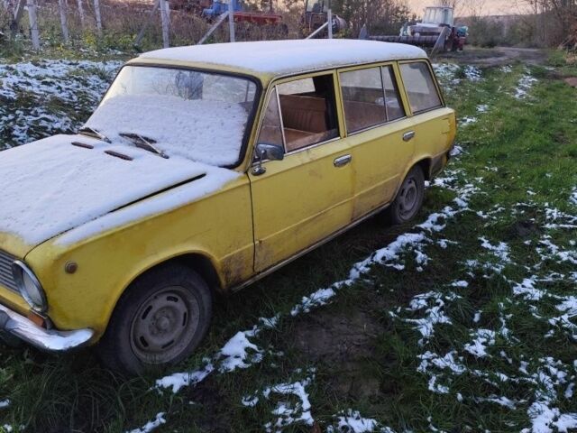 Желтый ВАЗ 2102, объемом двигателя 1.6 л и пробегом 30 тыс. км за 357 $, фото 1 на Automoto.ua