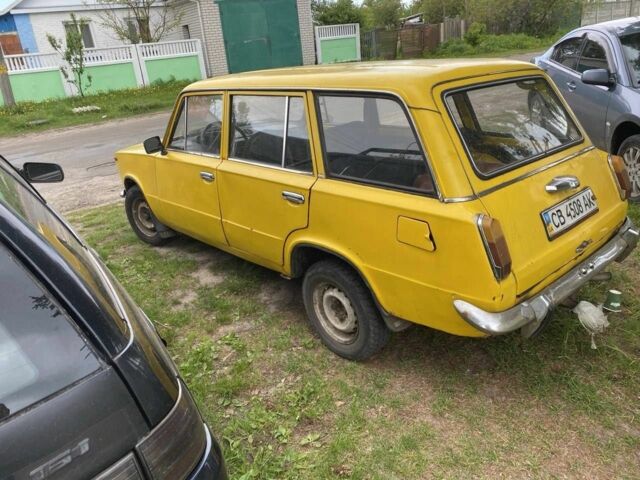 Желтый ВАЗ 2102, объемом двигателя 1 л и пробегом 340 тыс. км за 481 $, фото 1 на Automoto.ua