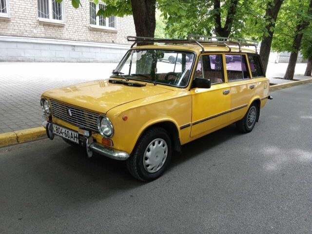 Желтый ВАЗ 2102, объемом двигателя 1 л и пробегом 5 тыс. км за 799 $, фото 1 на Automoto.ua