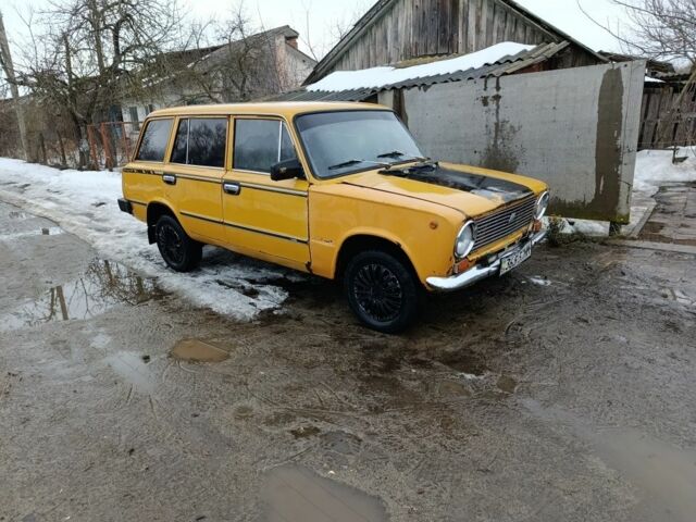 Жовтий ВАЗ 2102, об'ємом двигуна 1.3 л та пробігом 43 тис. км за 316 $, фото 1 на Automoto.ua