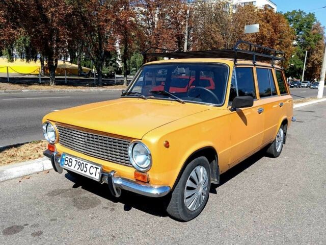 Желтый ВАЗ 2102, объемом двигателя 1.2 л и пробегом 200 тыс. км за 1300 $, фото 1 на Automoto.ua