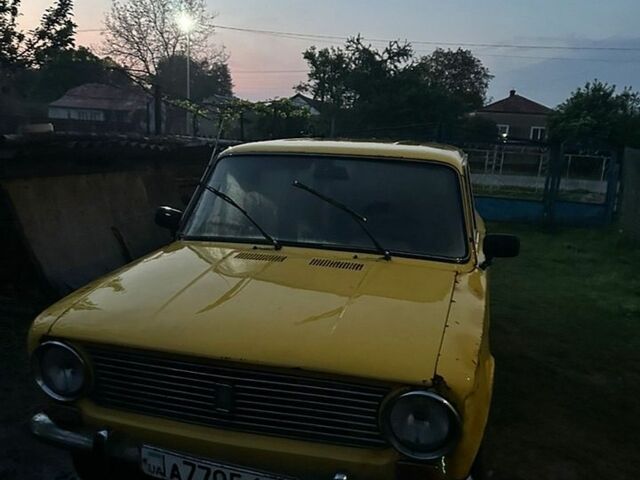 Желтый ВАЗ 2102, объемом двигателя 1.3 л и пробегом 100 тыс. км за 452 $, фото 1 на Automoto.ua