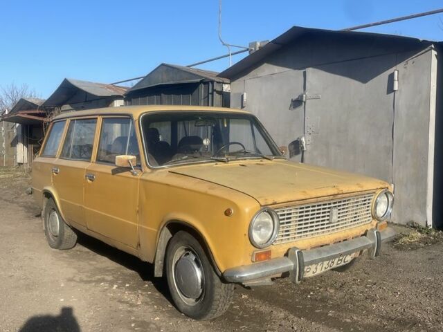 Желтый ВАЗ 2102, объемом двигателя 0 л и пробегом 90 тыс. км за 306 $, фото 1 на Automoto.ua