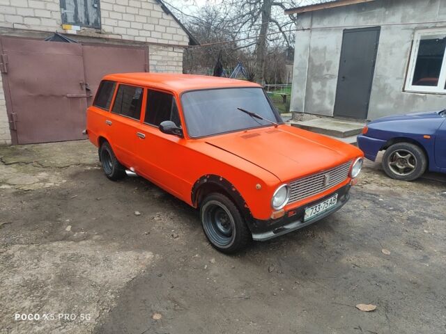 Оранжевый ВАЗ 2102, объемом двигателя 1.7 л и пробегом 340 тыс. км за 476 $, фото 1 на Automoto.ua