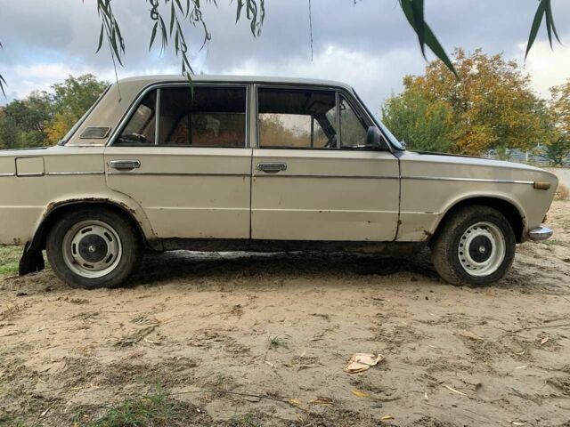 Белый ВАЗ 2103, объемом двигателя 0 л и пробегом 250 тыс. км за 302 $, фото 1 на Automoto.ua