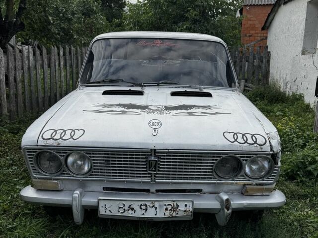 Белый ВАЗ 2103, объемом двигателя 1.3 л и пробегом 2 тыс. км за 302 $, фото 1 на Automoto.ua