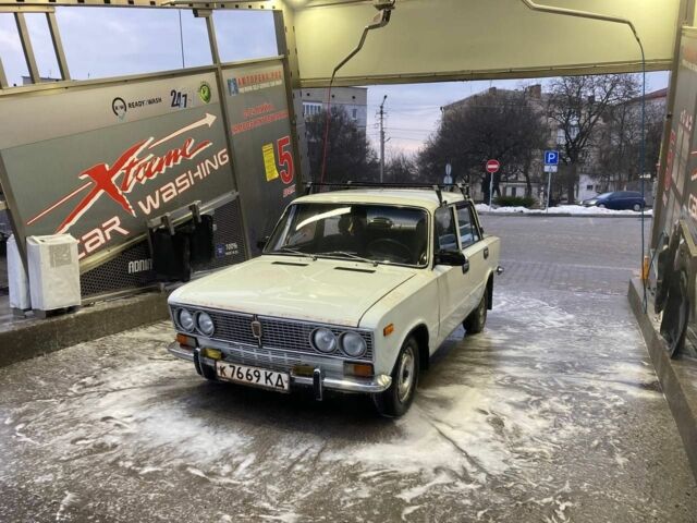 Белый ВАЗ 2103, объемом двигателя 1.3 л и пробегом 100 тыс. км за 600 $, фото 1 на Automoto.ua
