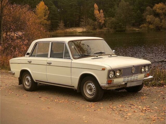 Білий ВАЗ 2103, об'ємом двигуна 1.5 л та пробігом 56 тис. км за 1800 $, фото 1 на Automoto.ua