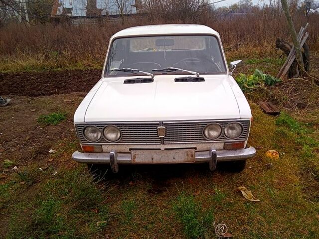 Білий ВАЗ 2103, об'ємом двигуна 1.5 л та пробігом 300 тис. км за 740 $, фото 1 на Automoto.ua