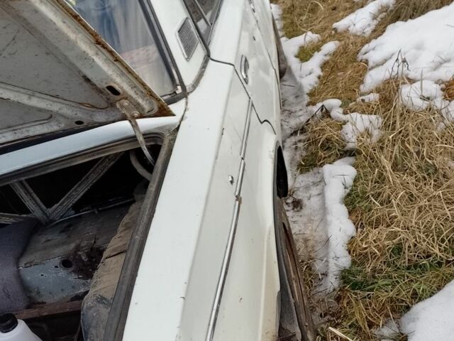 Белый ВАЗ 2103, объемом двигателя 1.5 л и пробегом 3 тыс. км за 271 $, фото 1 на Automoto.ua