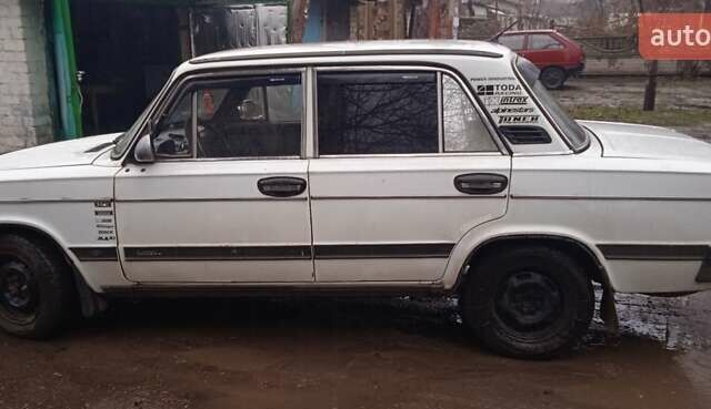 Белый ВАЗ 2103, объемом двигателя 1.45 л и пробегом 500 тыс. км за 800 $, фото 1 на Automoto.ua