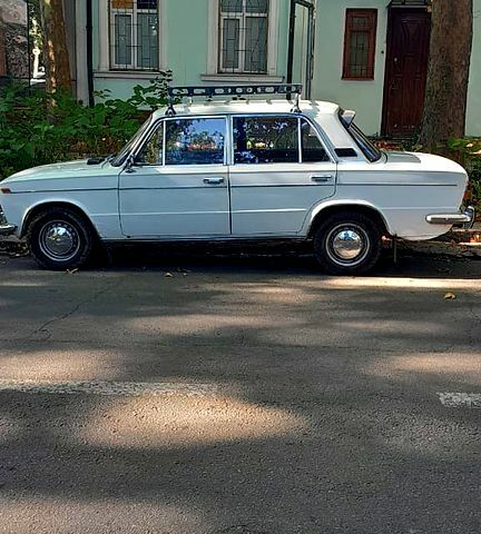 Белый ВАЗ 2103, объемом двигателя 1.5 л и пробегом 100 тыс. км за 1000 $, фото 1 на Automoto.ua
